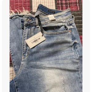 Judy Blue 90’s High Rise Straight Leg Jeans